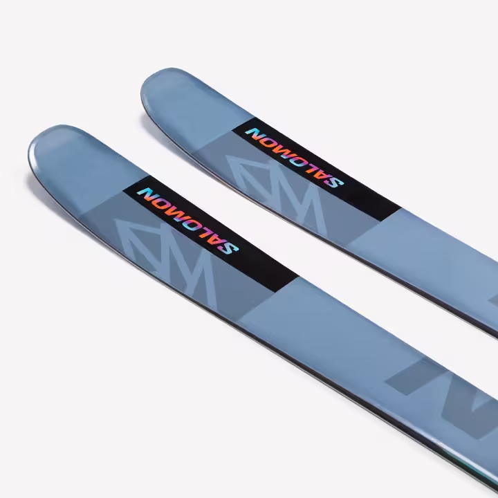 Skis couleur bleu